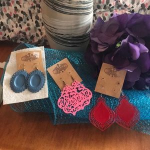 Plunder metal fun earrings; 1 filigree and 2 fun!